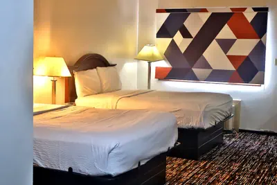Photo 3 - Avalon Hotel & Conference Center