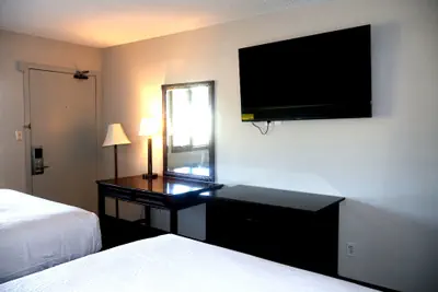 Photo 4 - Avalon Hotel & Conference Center