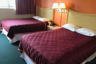 Photo 3 - Budget Inn