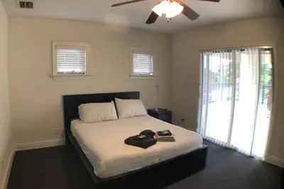 Photo 3 - Huge House in Fort Lauderdale -  821