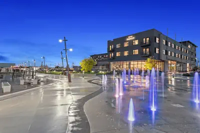 Photo 2 - Hotel Indigo Everett - Waterfront Place by IHG