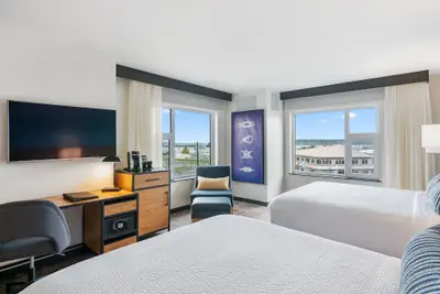 Photo 5 - Hotel Indigo Everett - Waterfront Place by IHG