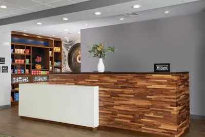 Photo 2 - Hampton Inn & Suites Pittsburgh New Stanton