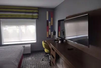 Photo 3 - Hampton Inn & Suites Pittsburgh New Stanton
