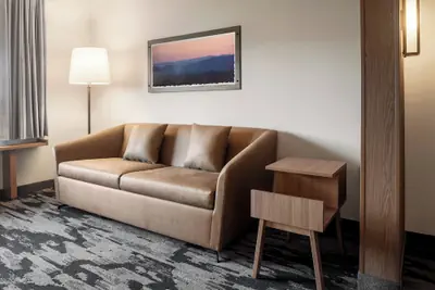 Photo 4 - Fairfield Inn & Suites by Marriott Milwaukee West