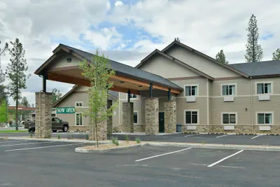 Photo 2 - GrandStay Hotel & Suites