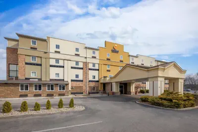 Photo 2 - Comfort Inn & Suites Michigan City South