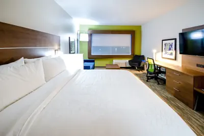 Photo 5 - Holiday Inn Express & Suites Taylor by IHG