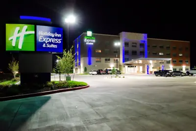 Photo 2 - Holiday Inn Express & Suites Taylor by IHG