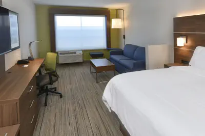 Photo 3 - Holiday Inn Express & Suites Madisonville by IHG