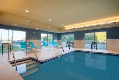 Photo 2 - Holiday Inn Express & Suites Beloit by IHG