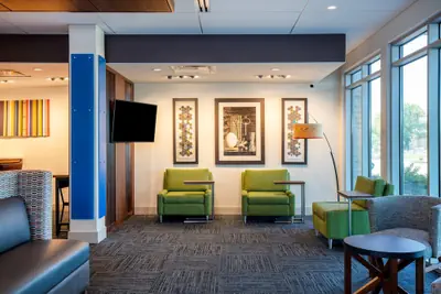 Photo 5 - Holiday Inn Express & Suites Beloit by IHG