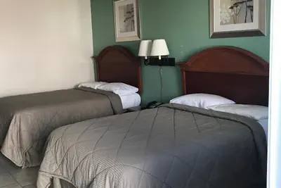 Photo 5 - Lakeside inn