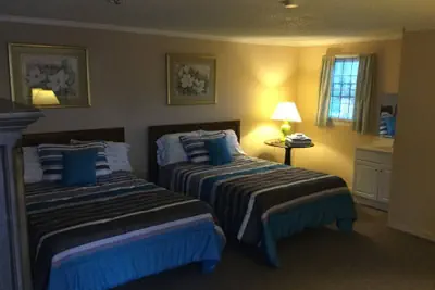 Photo 3 - Riviera Motor Lodge
