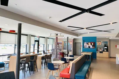 Photo 3 - avid hotels Beaumont by IHG