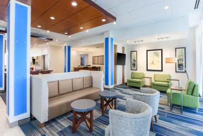 Photo 2 - Holiday Inn Express & Suites Chicago O'Hare Airport by IHG