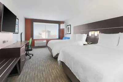 Photo 4 - Holiday Inn Express & Suites Chicago O'Hare Airport by IHG