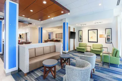 Photo 2 - Holiday Inn Express & Suites Chicago O'Hare Airport by IHG