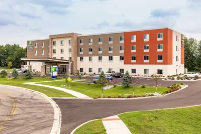 Photo 2 - Holiday Inn Express & Suites Elkhart North by IHG