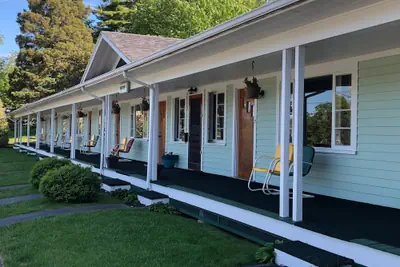 Photo 2 - Edenbrook Motel