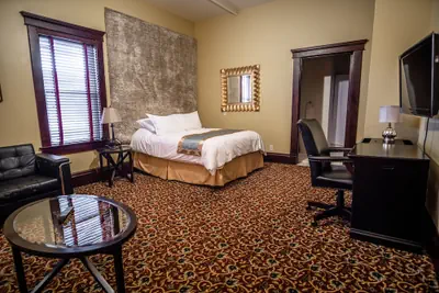 Photo 4 - The Hackett Hotel