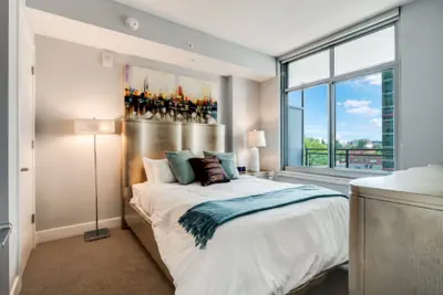 Photo 5 - Bluebird Suites near Chevy Chase