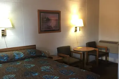Photo 3 - Lazy U Motel
