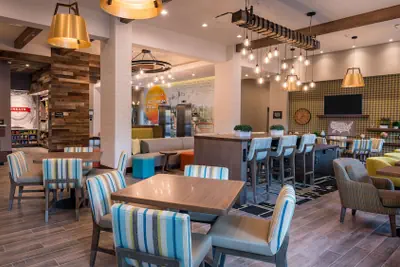 Photo 4 - Hampton Inn Riverside Downtown