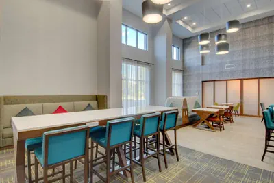 Photo 5 - Hampton Inn & Suites Portland West