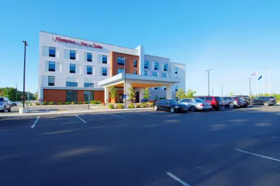Photo 2 - Hampton Inn & Suites Portland West