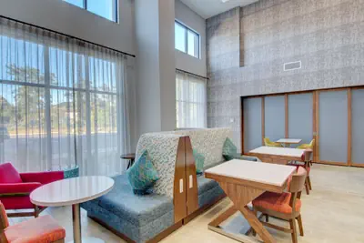 Photo 3 - Hampton Inn & Suites Portland West