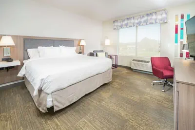 Photo 5 - Hampton Inn & Suites Santa Maria