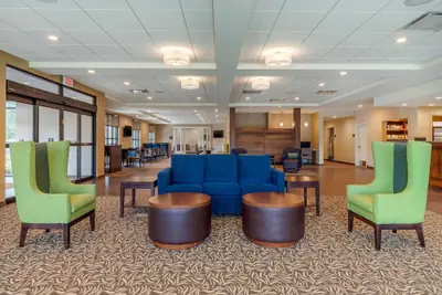 Photo 4 - Comfort Inn & Suites Florence Center Area