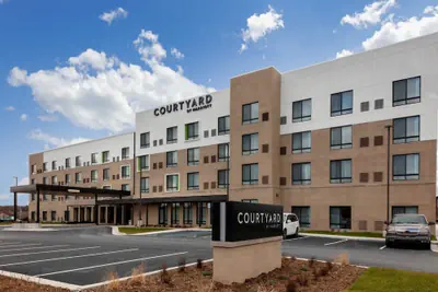 Photo 2 - Courtyard by Marriott  East Lansing Okemos