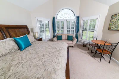Photo 5 - Pleasanton Courtyard B&B