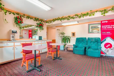 Photo 4 - OYO Hotel Durham West Hills
