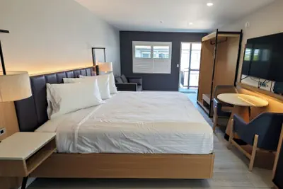Photo 4 - Luxury Inn