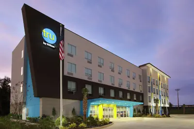 Photo 2 - Tru by Hilton Mobile