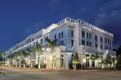 Photo 2 - Courtyard by Marriott Delray Beach