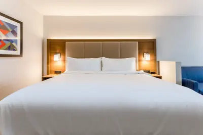 Photo 3 - Holiday Inn Express & Suites Florence-Cincinnati Airport by IHG