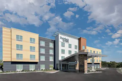 Photo 2 - Fairfield Inn & Suites by Marriott Lake Geneva