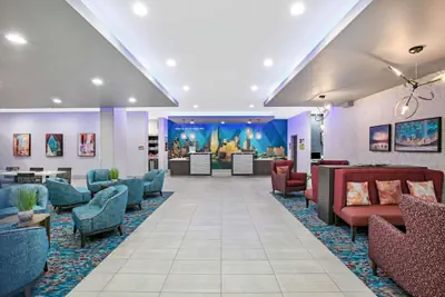 Photo 3 - La Quinta Inn & Suites by Wyndham DFW West-Glade Parks