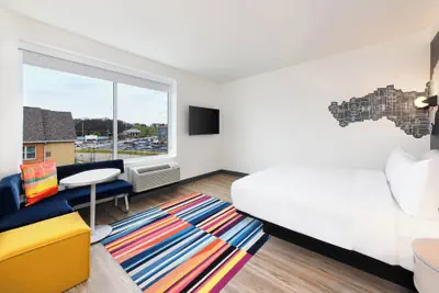 Photo 4 - Aloft by Marriott Cincinnati West Chester