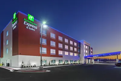 Photo 2 - Holiday Inn Express & Suites Tulsa Northeast - Owasso by IHG