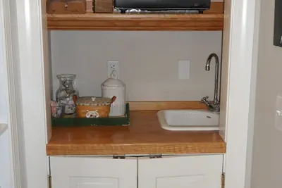 Photo 2 - Windsome Bed & Breakfast