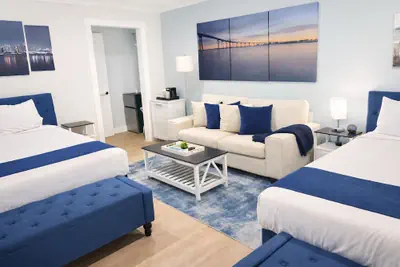 Photo 4 - Coronado Inn