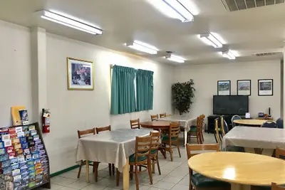 Photo 4 - Sunrise Inn Turlock