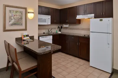 Photo 2 - 2 Bdrm 2 Bath Hear Accessible Tub Nosmk