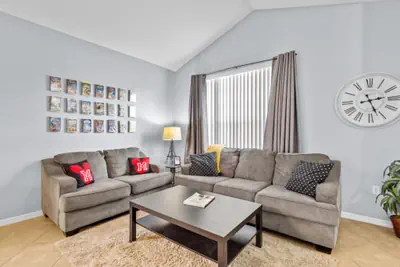 Photo 3 - Stylish 5 Bedroom Lakefront home near Disney