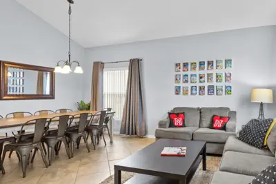 Photo 4 - Stylish 5 Bedroom Lakefront home near Disney